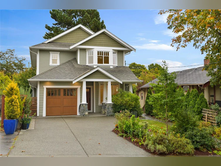 2517 Asquith Street, Victoria, BC, V8R 3Y2