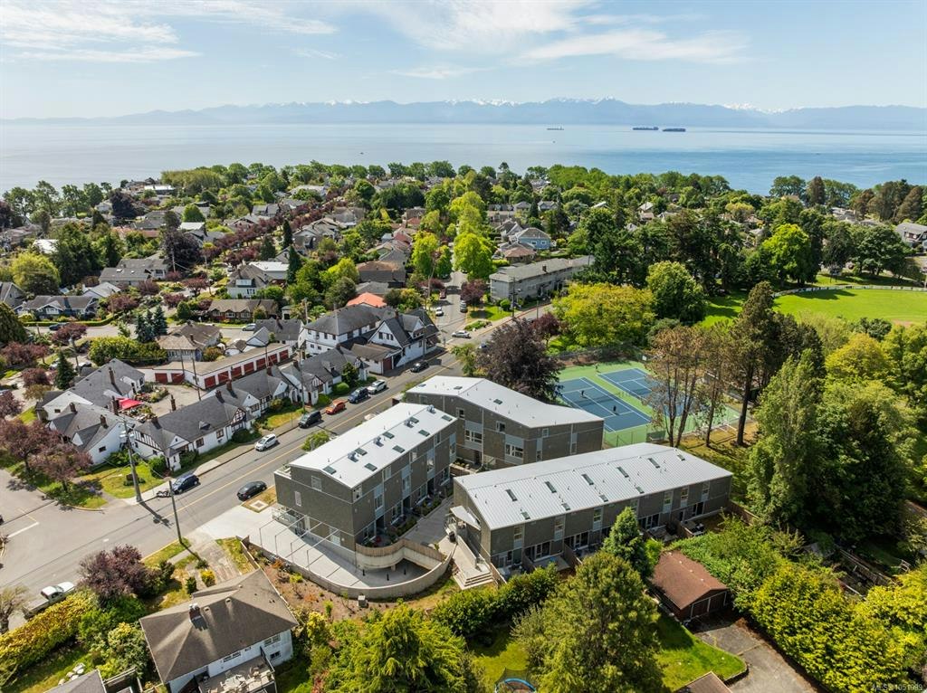 105-1720 Fairfield Road, Victoria, BC, V8S 1G3