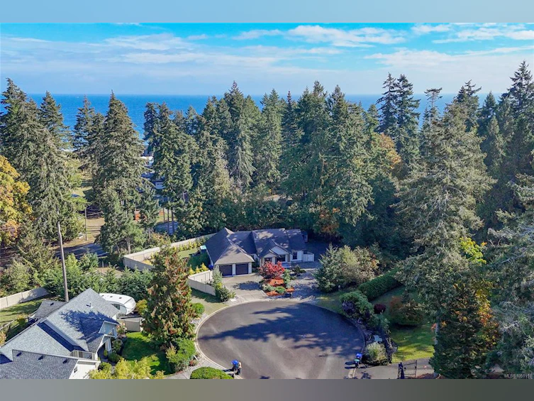 3800 Creekside Drive, Bowser/Deep Bay, BC, V0R 1G0 - 2