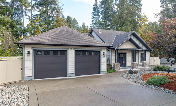 3800 Creekside Drive