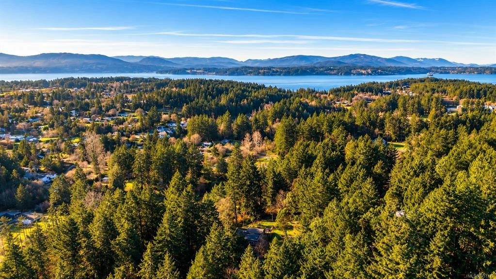 1183 Hillgrove Road, North Saanich, BC, V8L 5R8 - 34