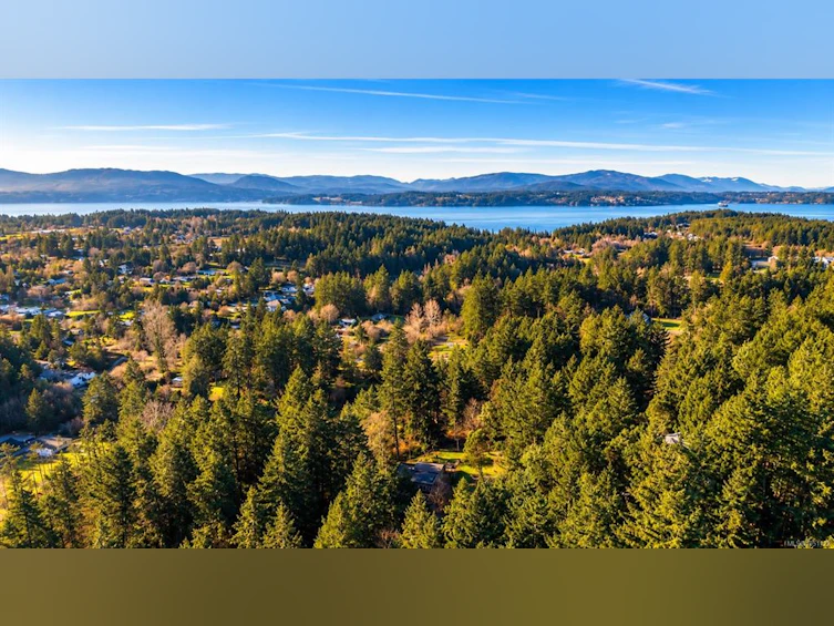 1183 Hillgrove Road, North Saanich, BC, V8L 5R8 - 34