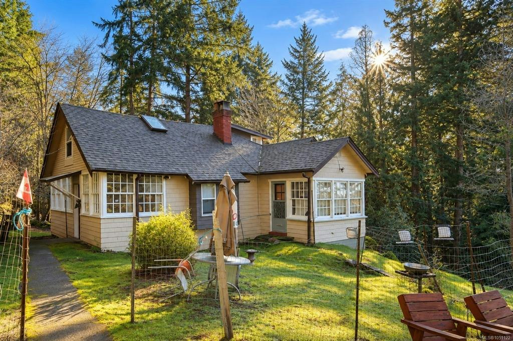 1183 Hillgrove Road, North Saanich, BC, V8L 5R8 - 11
