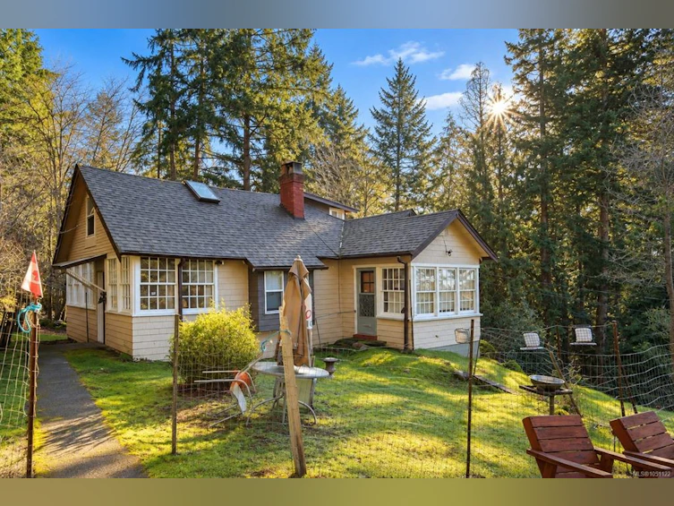 1183 Hillgrove Road, North Saanich, BC, V8L 5R8 - 11