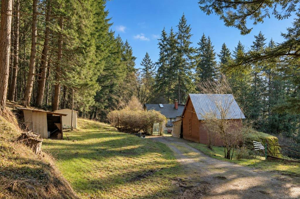 1183 Hillgrove Road, North Saanich, BC, V8L 5R8 - 2