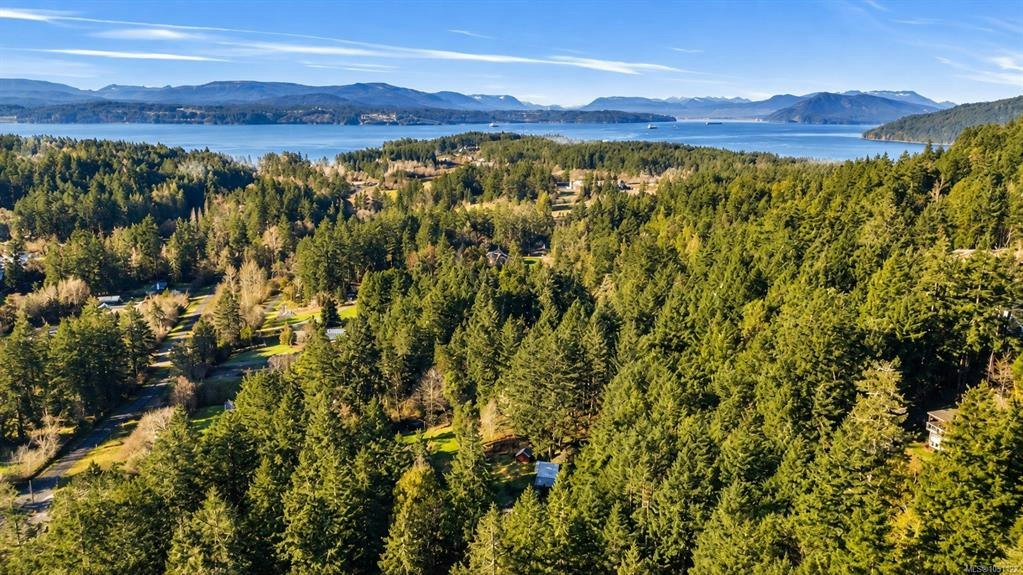 1183 Hillgrove Road, North Saanich, BC, V8L 5R8 - 10