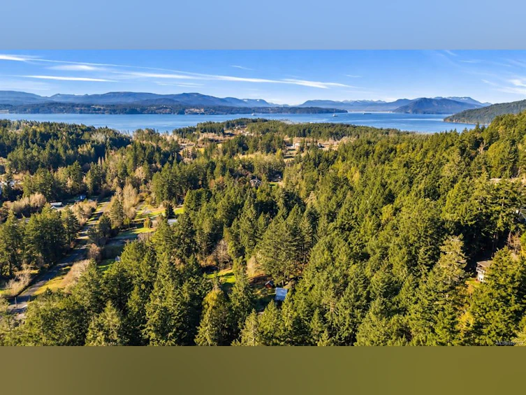 1183 Hillgrove Road, North Saanich, BC, V8L 5R8 - 10