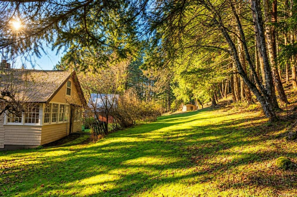 1183 Hillgrove Road, North Saanich, BC, V8L 5R8 - 32