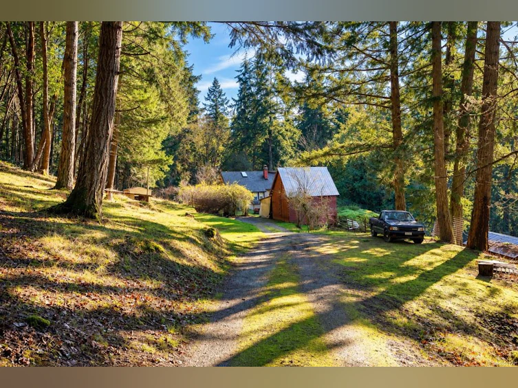 1183 Hillgrove Road, North Saanich, BC, V8L 5R8 - 24
