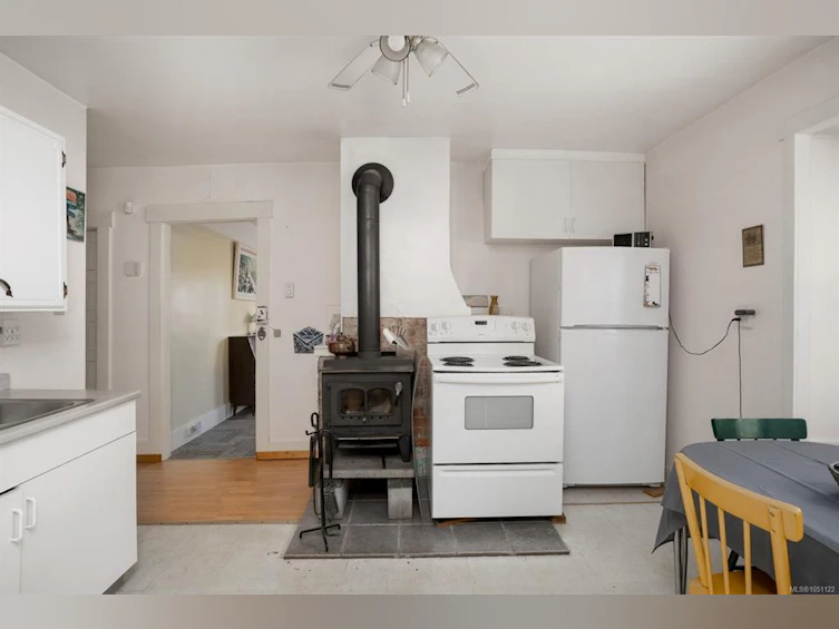 1183 Hillgrove Road, North Saanich, BC, V8L 5R8 - 18