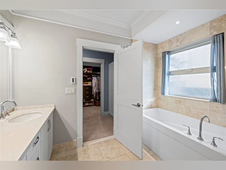 3370 Bradner Circle, Fairwinds, BC, V9P 9M5 - 38