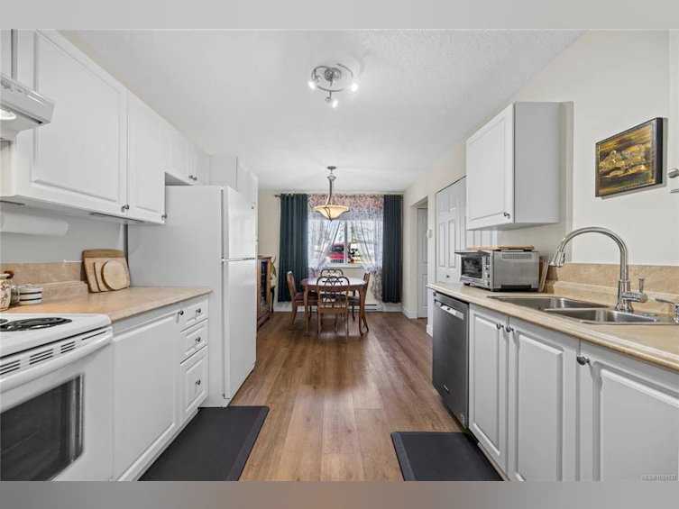 2503 Rosstown Road, Nanaimo, BC, V9T 3R9 - 3