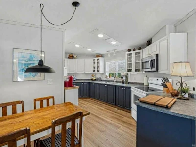 219-2465 Apollo Drive - 3