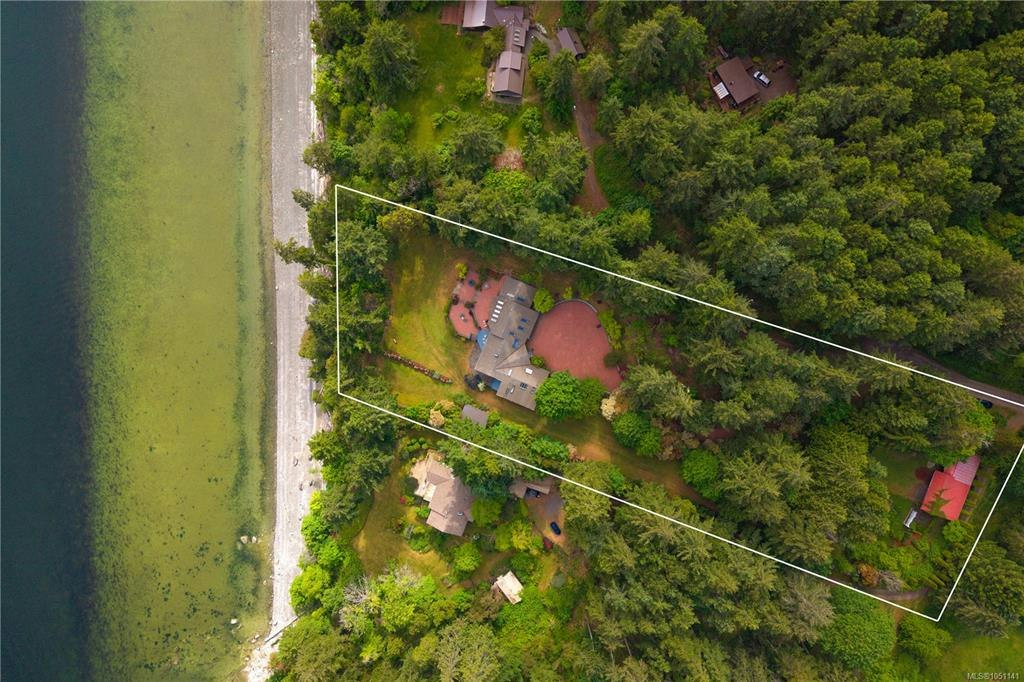 2070 Cooper Road, Gabriola Island, BC, V0R 1X7