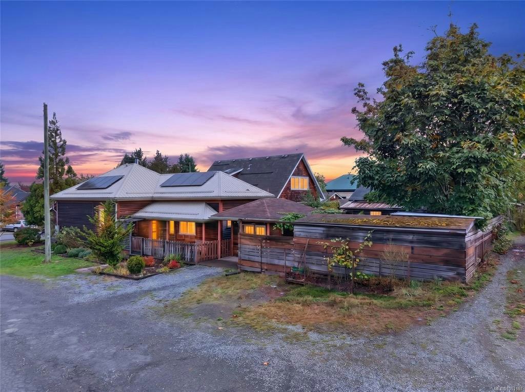 2737 Derwent Avenue, Cumberland, BC, V0R 1S0