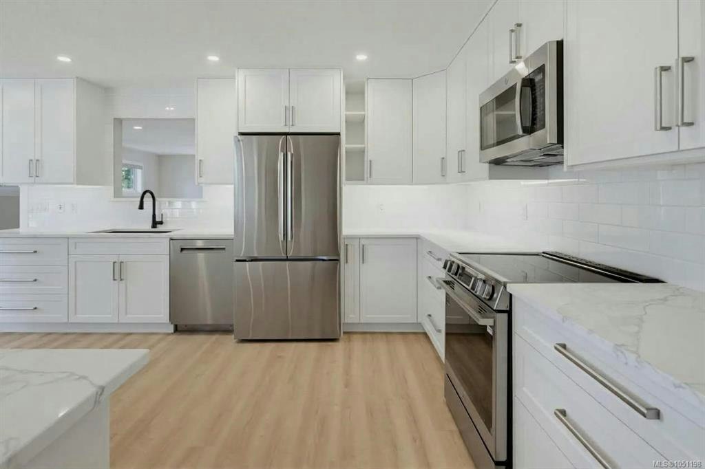916 W Burnside Road - 4