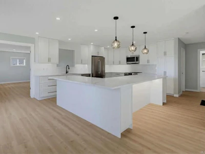 916 W Burnside Road - 5