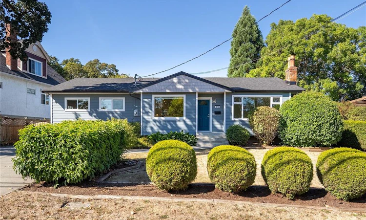 916 W Burnside Road
