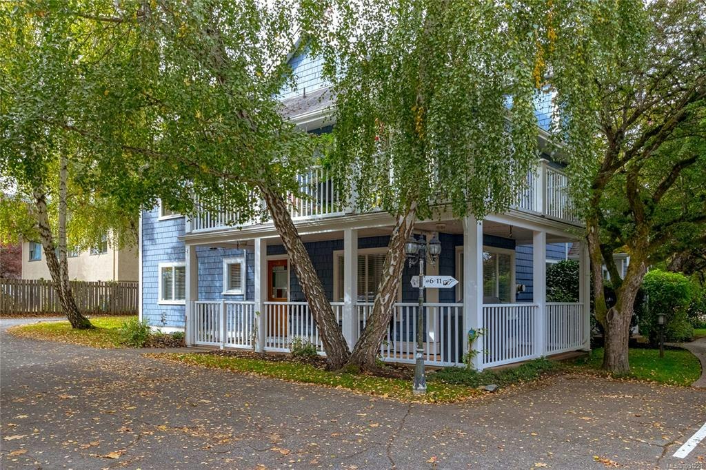 1-649 Admirals Road, Esquimalt, BC, V9A 2N6