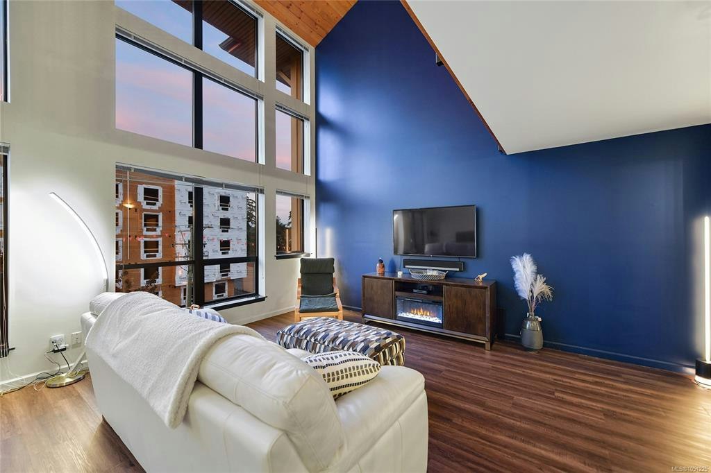 405-829 Goldstream Avenue - 4