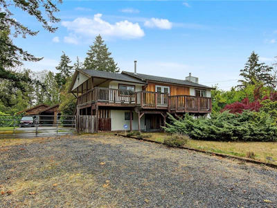 3505 Harris Crescent - 2