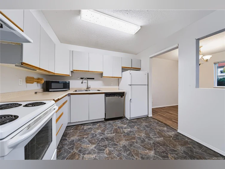 101-6715 Dover Road, Nanaimo, BC, V9V 1L8 - 7