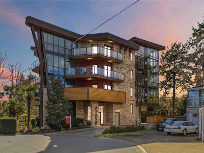301-2850 Aldwynd Road - 2