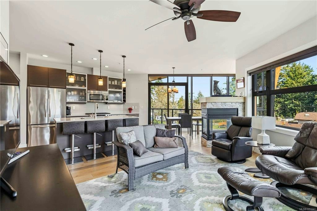301-2850 Aldwynd Road, Langford, BC, V9B 3S7 - 11