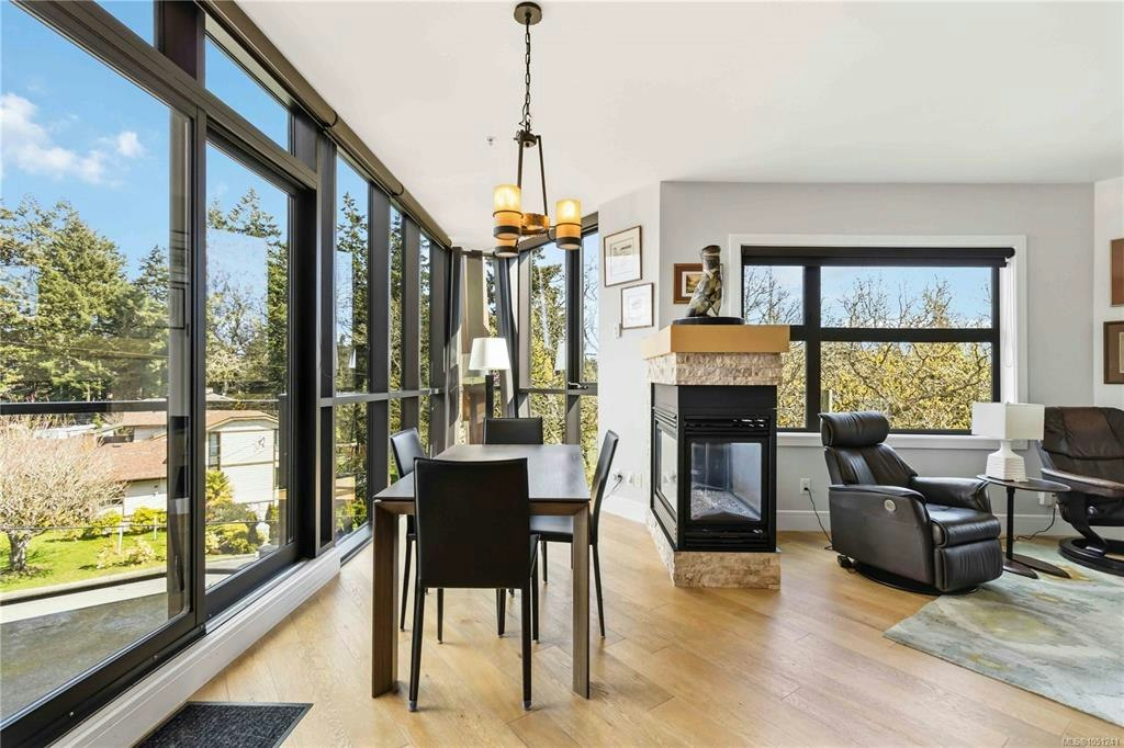 301-2850 Aldwynd Road, Langford, BC, V9B 3S7