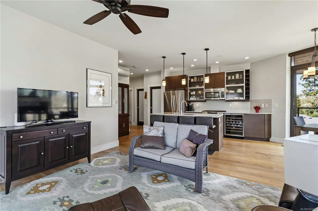 301-2850 Aldwynd Road, Langford, BC, V9B 3S7 - 13