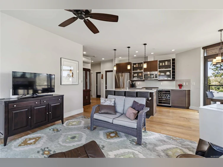 301-2850 Aldwynd Road, Langford, BC, V9B 3S7 - 13