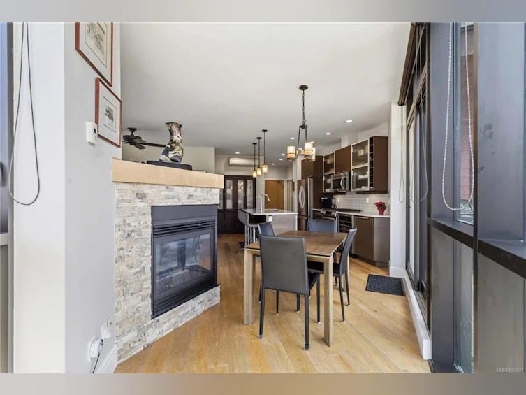 301-2850 Aldwynd Road, Langford, BC, V9B 3S7 - 21