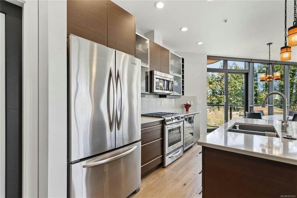 301-2850 Aldwynd Road, Langford, BC, V9B 3S7 - 19