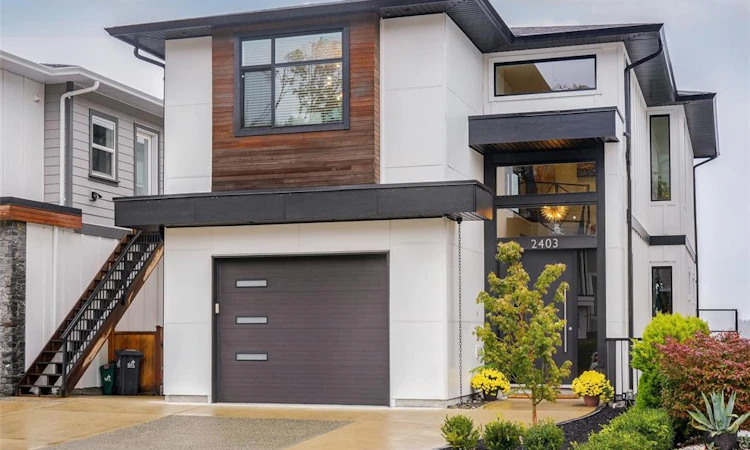 2403 Azurite Crescent