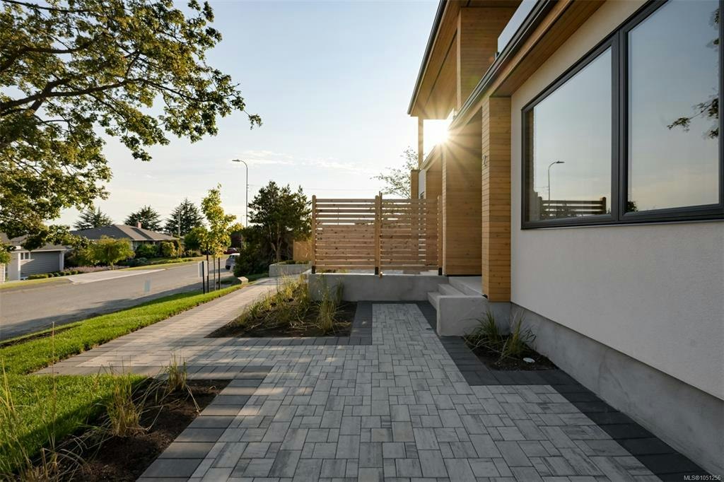 2-3080 Oakdowne Road, Oak Bay, BC, V8R 5N9 - 4