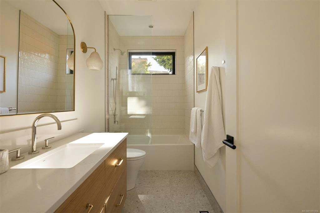 2-3080 Oakdowne Road, Oak Bay, BC, V8R 5N9 - 41