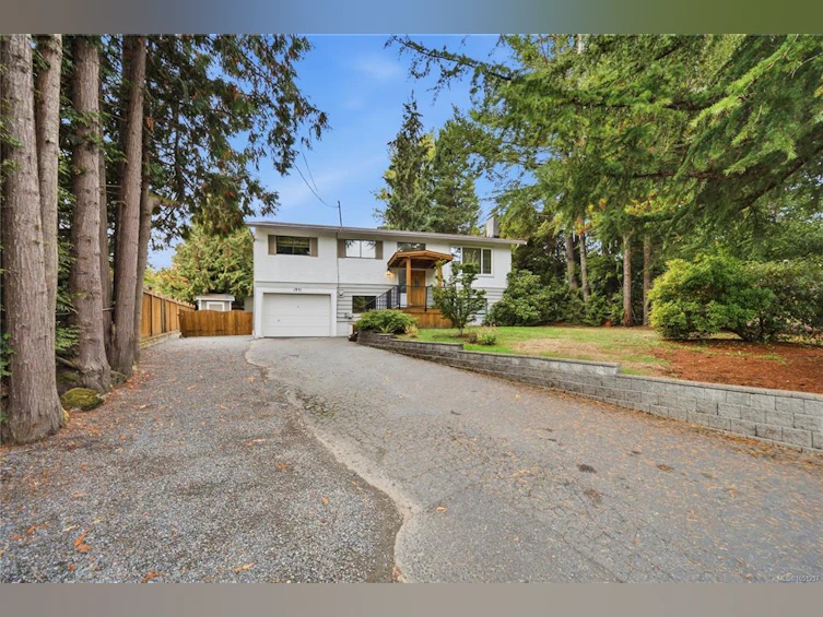 1951 Szasz Drive, Nanaimo, BC, V9X 1B9