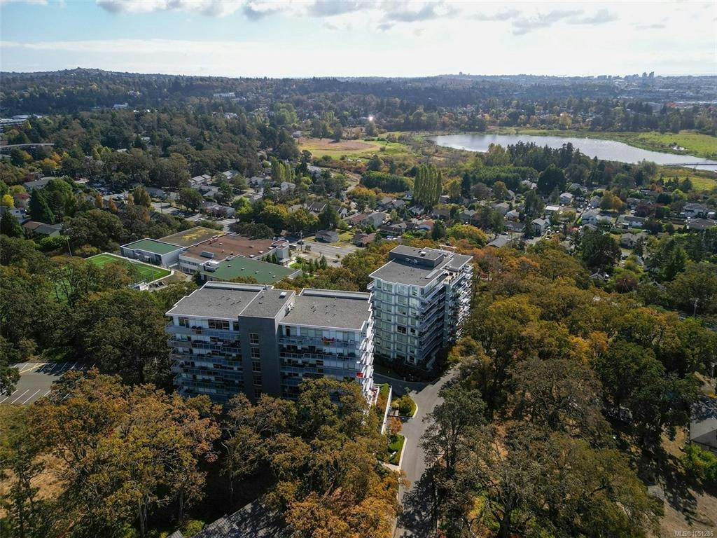 703-4011 Rainbow Hill Lane, Saanich, BC, V8X 0B6