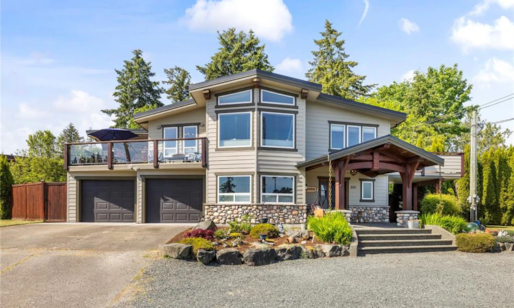 885 Glenhale Crescent