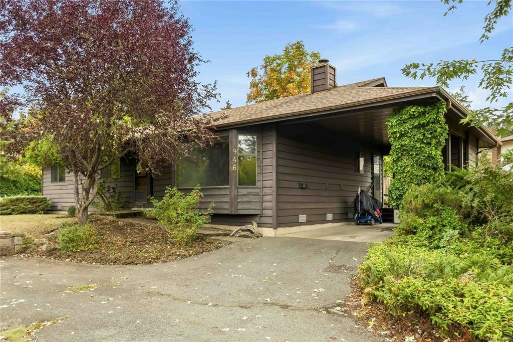 946 Paconla Place, Central Saanich, BC, V8M 1E1