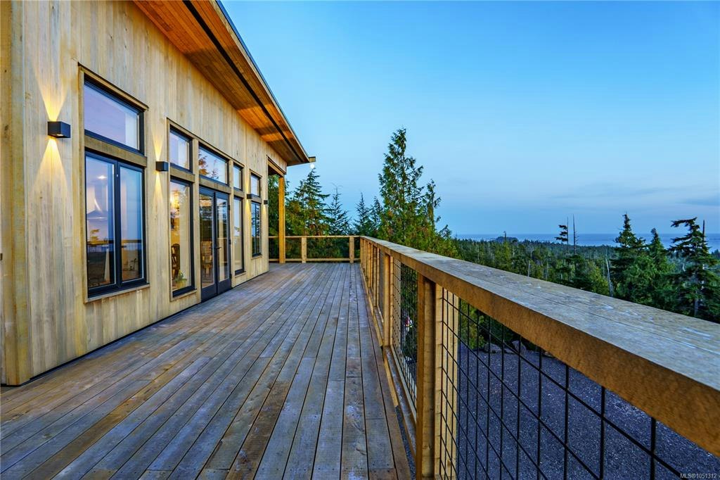 1071 Uplands Close - 4