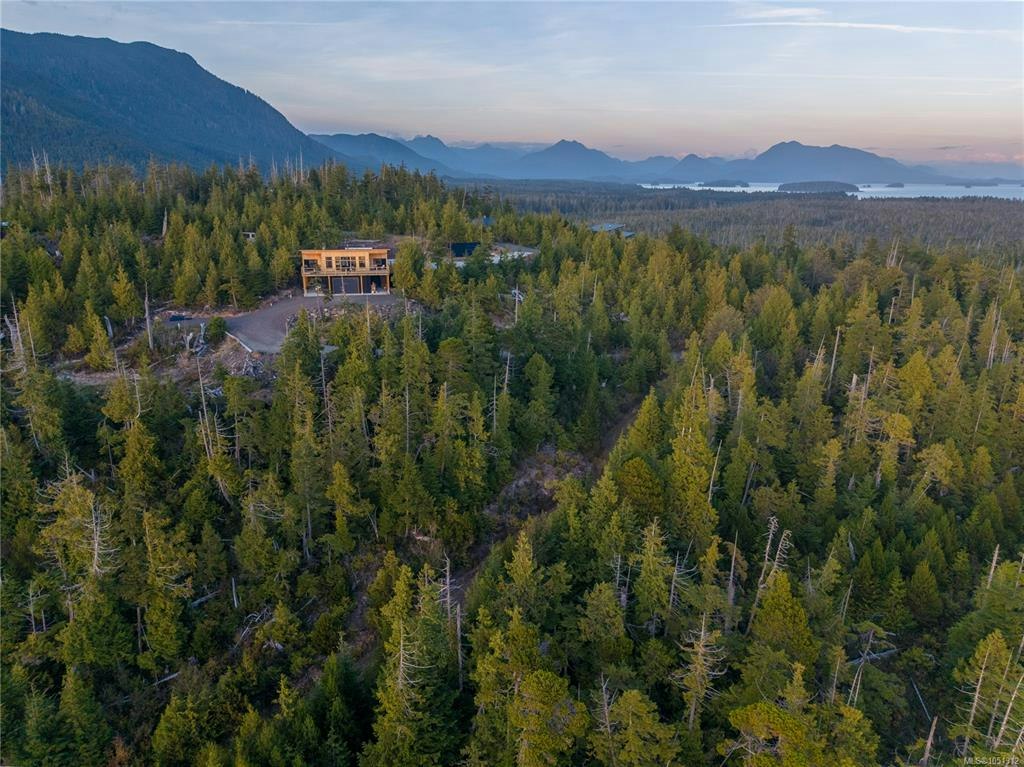 1071 Uplands Close - 2