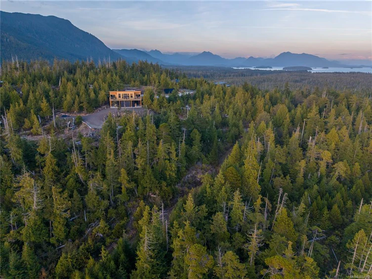 1071 Uplands Close, Ucluelet, BC, V0R 3A0 - 2