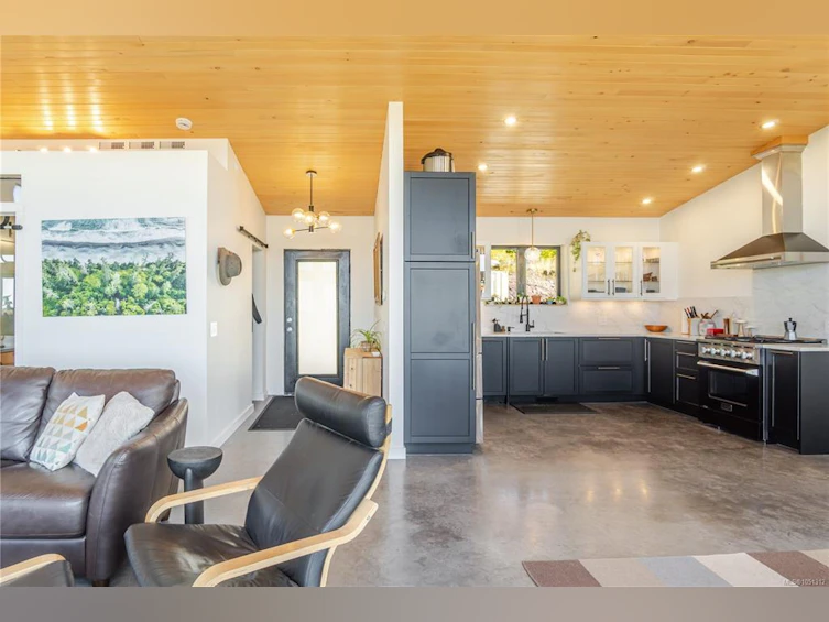 1071 Uplands Close, Ucluelet, BC, V0R 3A0 - 11
