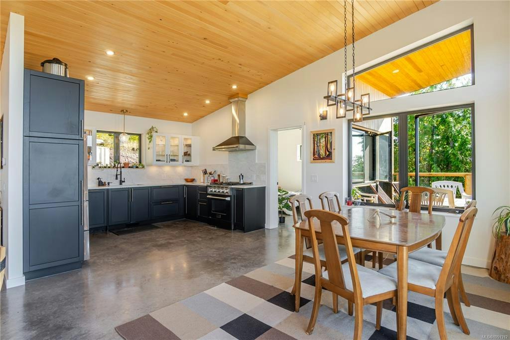 1071 Uplands Close, Ucluelet, BC, V0R 3A0 - 12