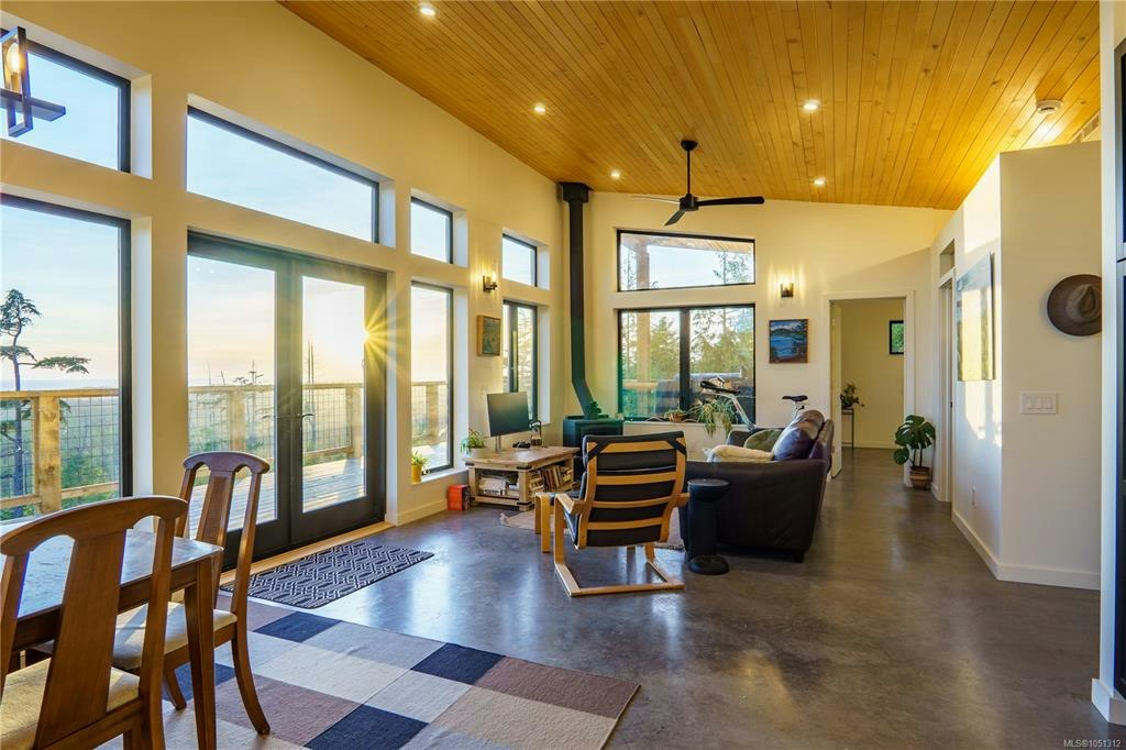 1071 Uplands Close, Ucluelet, BC, V0R 3A0 - 10