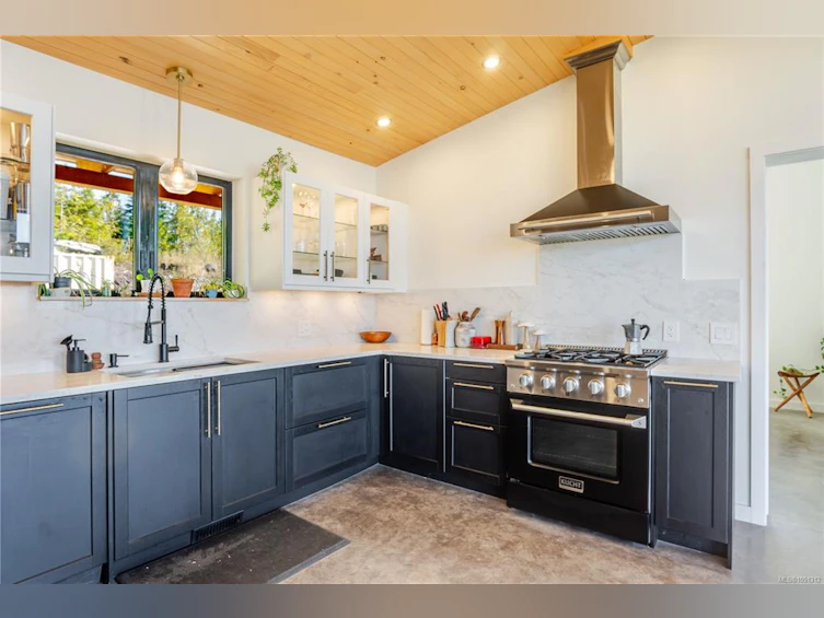 1071 Uplands Close, Ucluelet, BC, V0R 3A0 - 13