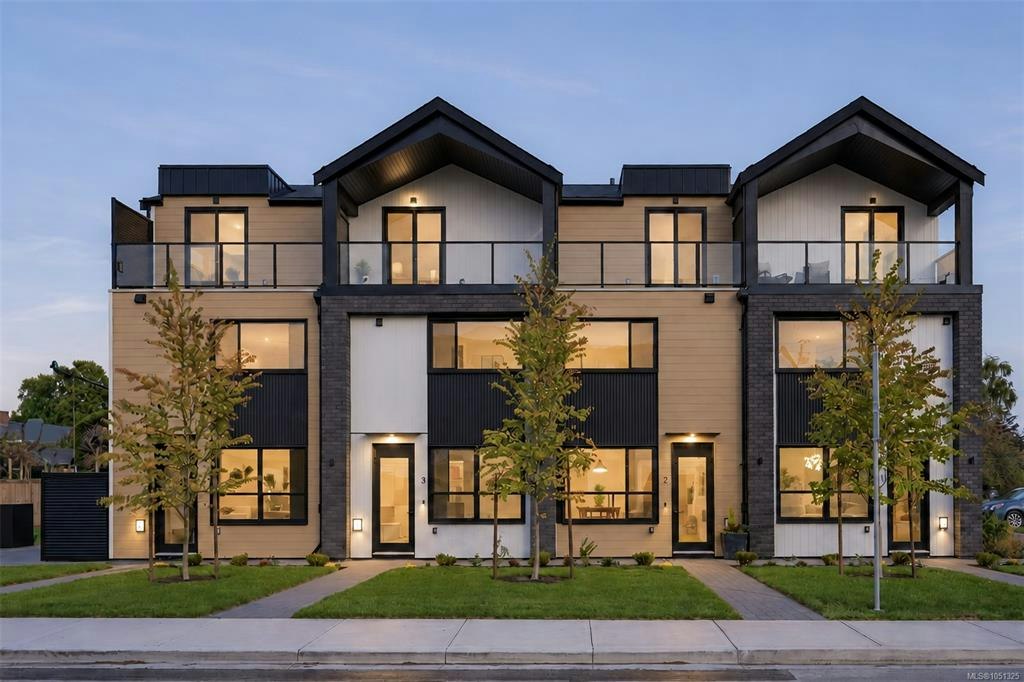 1-2100 Allenby Street, Oak Bay, BC, V8R 3C3