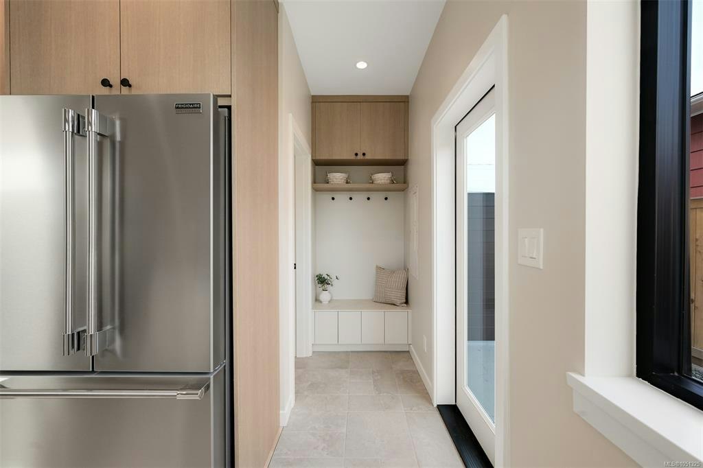 1-2100 Allenby Street, Oak Bay, BC, V8R 3C3 - 23
