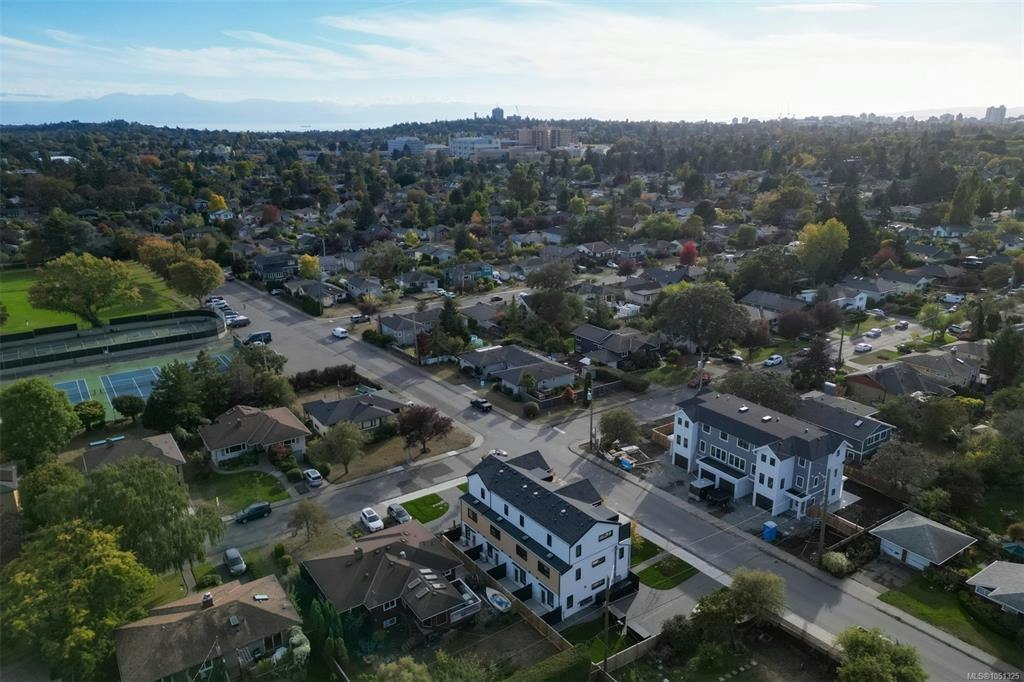 1-2100 Allenby Street, Oak Bay, BC, V8R 3C3 - 71